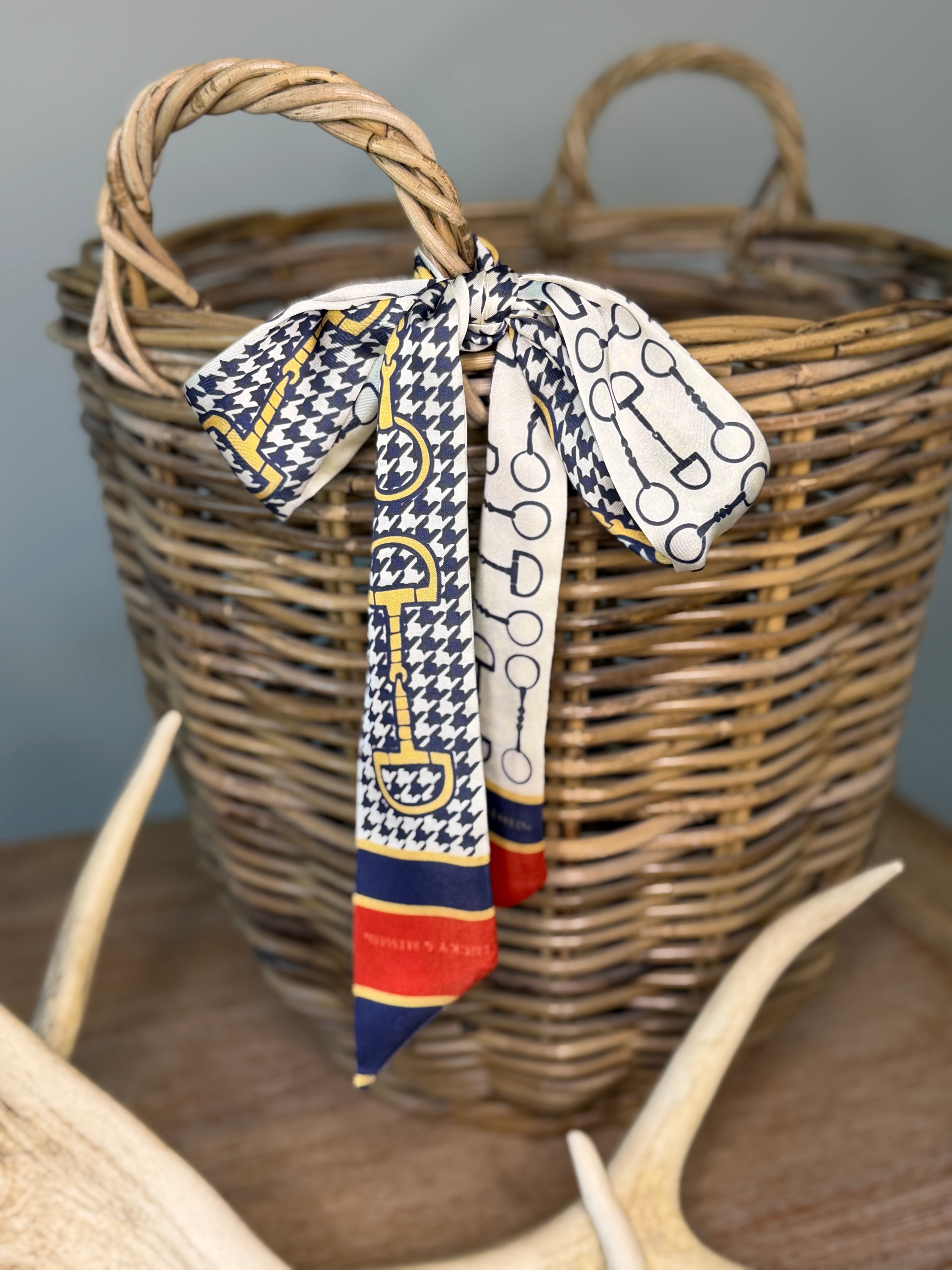 Navy Houndstooth Snaffle Bit Twilly
